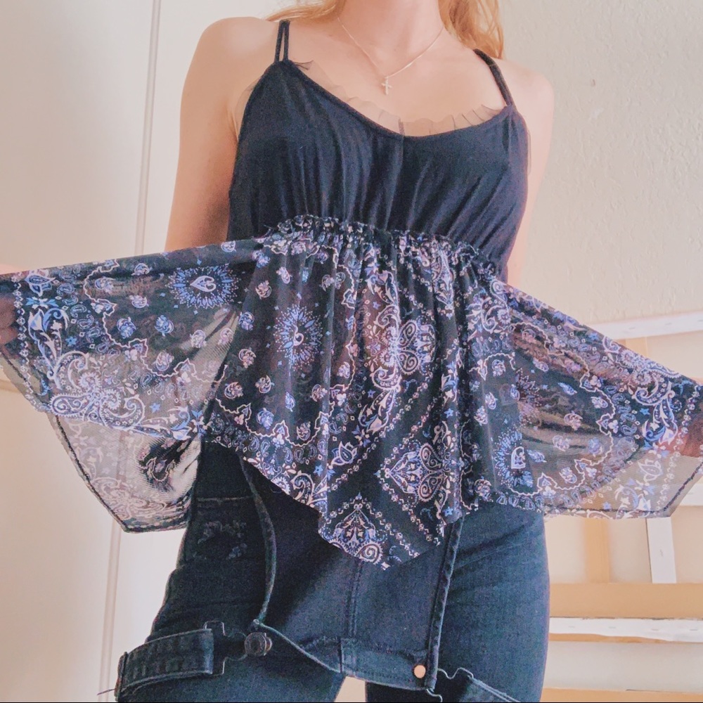 Handkerchief hem top